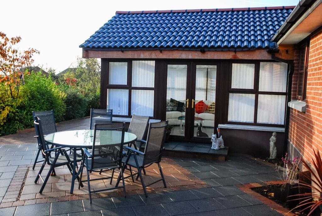 conservatory with blinds